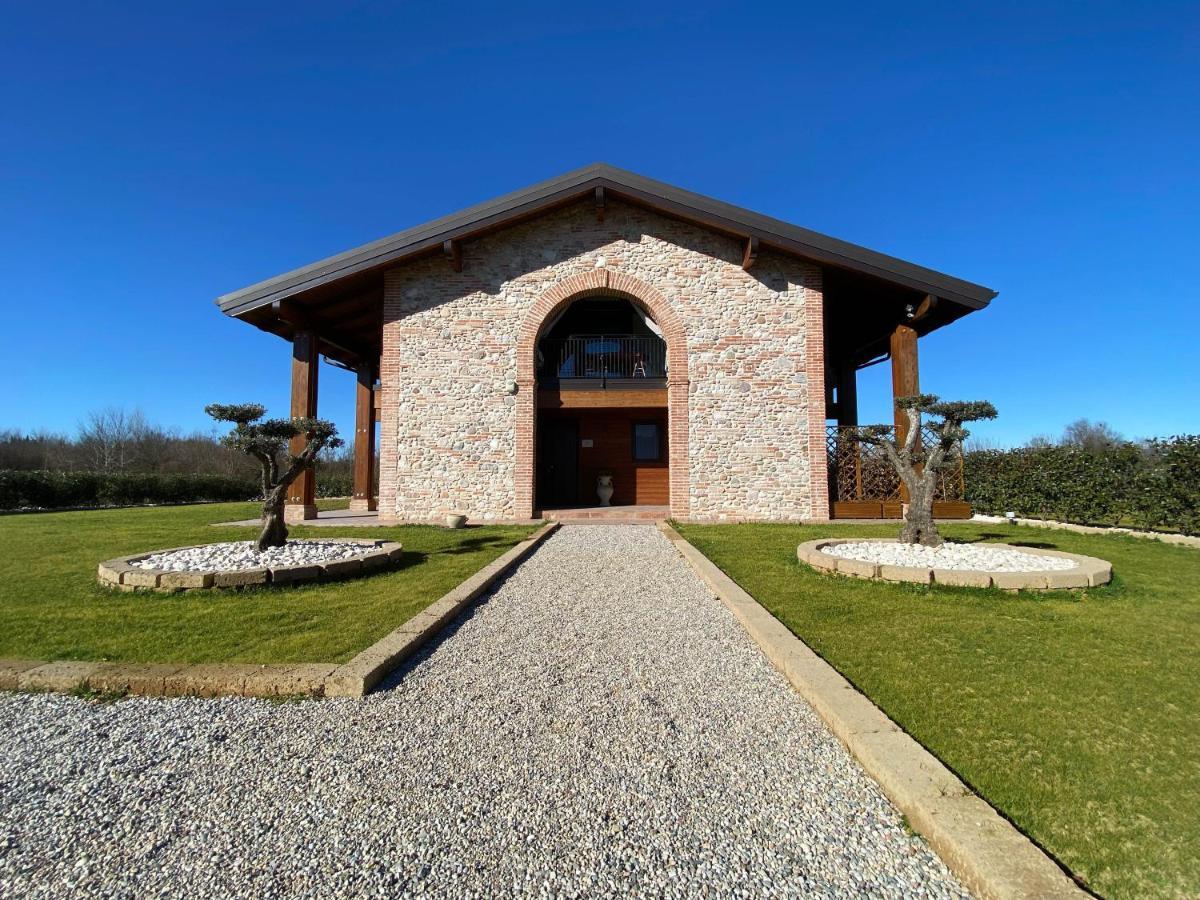 Agriturismo Albana คาสติญโญเน เดลเล สติเวียเร ภายนอก รูปภาพ