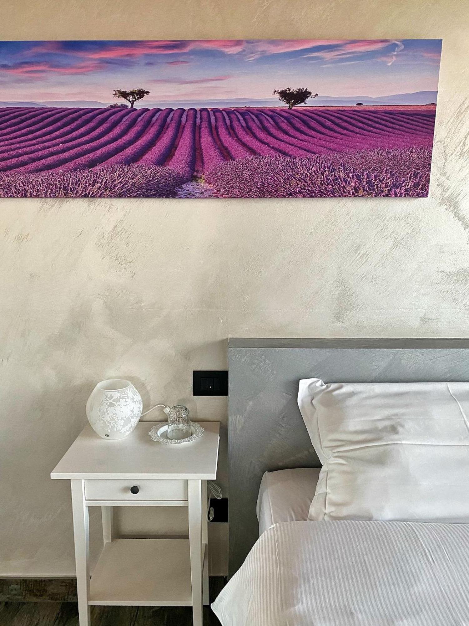 Agriturismo Albana คาสติญโญเน เดลเล สติเวียเร ภายนอก รูปภาพ